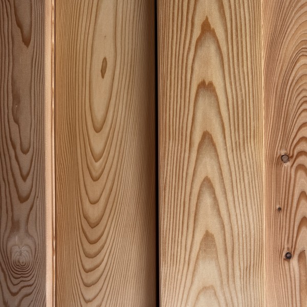 Dt. Lärche Glattkant 25x148 mm Bretter gehobelt & gerundet I/II