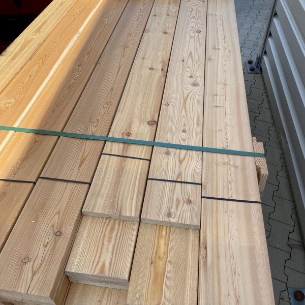 Sib. Lärche Glattkant 21,5x140 mm Bretter Sichtseite feingesägt B/C