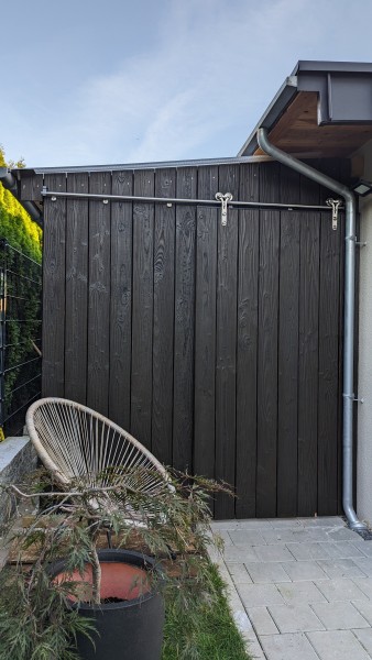 Douglasie Fassade 21x140 mm Carboset geflammt, gebürstet & lasiert Rhombus