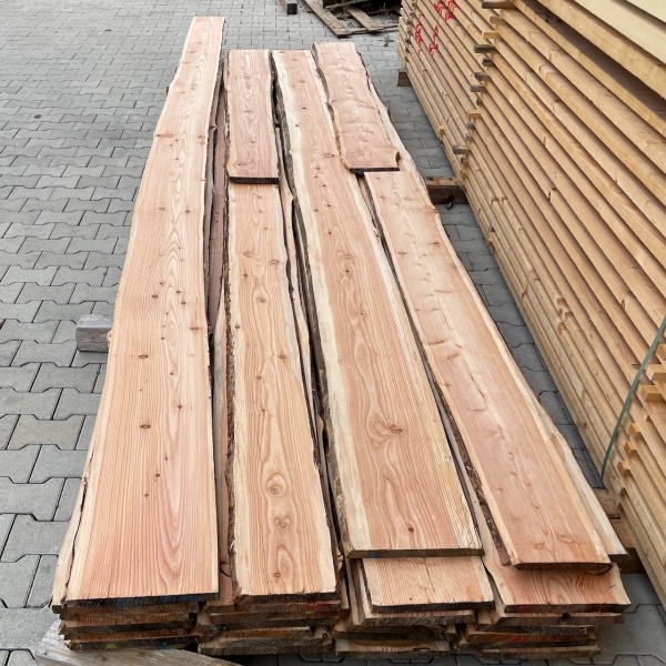 Heim. Lärche Bretter unbesäumt & gehobelt Baumkante Rinde 20-30 cm