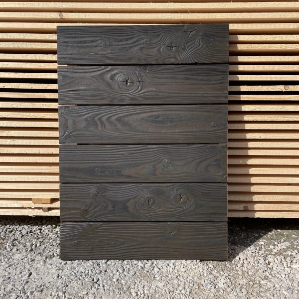 Douglasie Fassade 21x140 mm Carboset geflammt, gebürstet & lasiert Rhombus