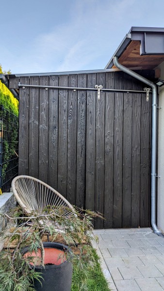 Douglasie Fassade 21x140 mm Carboset geflammt, gebürstet & lasiert Rhombus