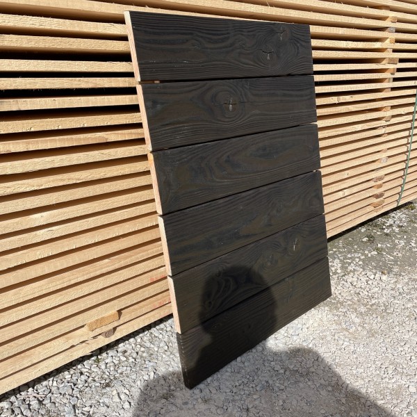 Douglasie Fassade 21x140 mm Carboset geflammt, gebürstet & lasiert Rhombus