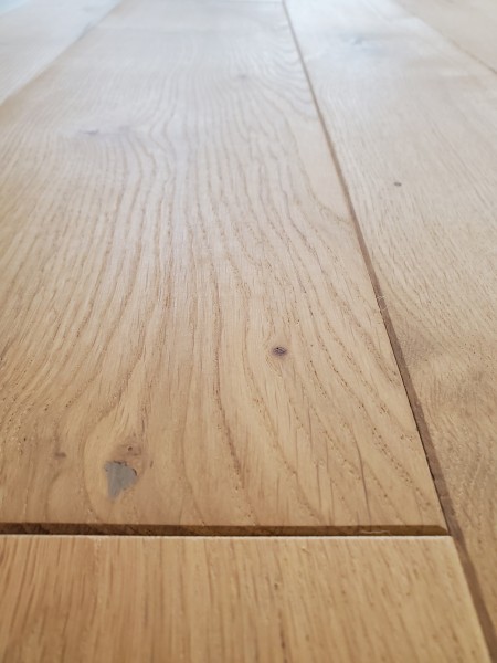 Massivholzdielen heim. Eiche Königsdielen astig 22x350mm roh gefast