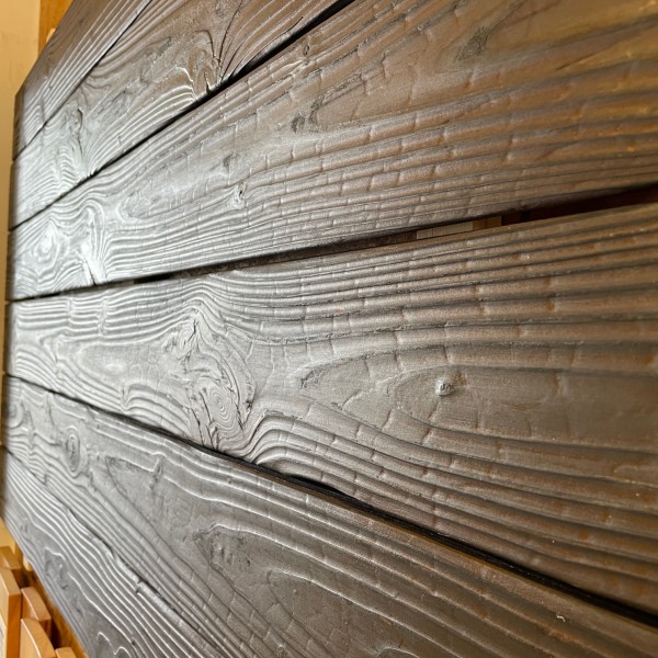 Douglasie Fassade 21x140 mm Carboset geflammt, gebürstet & lasiert Rhombus